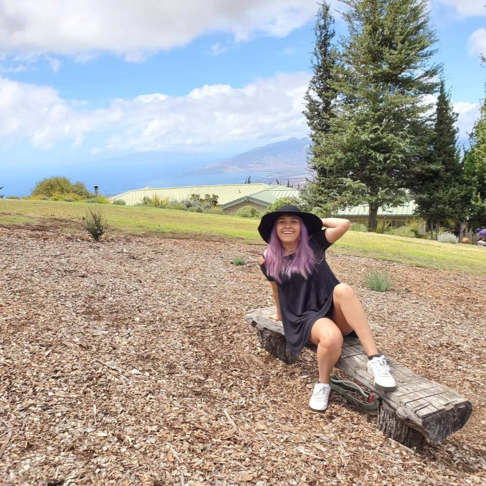 Meet your Posher, Claudia